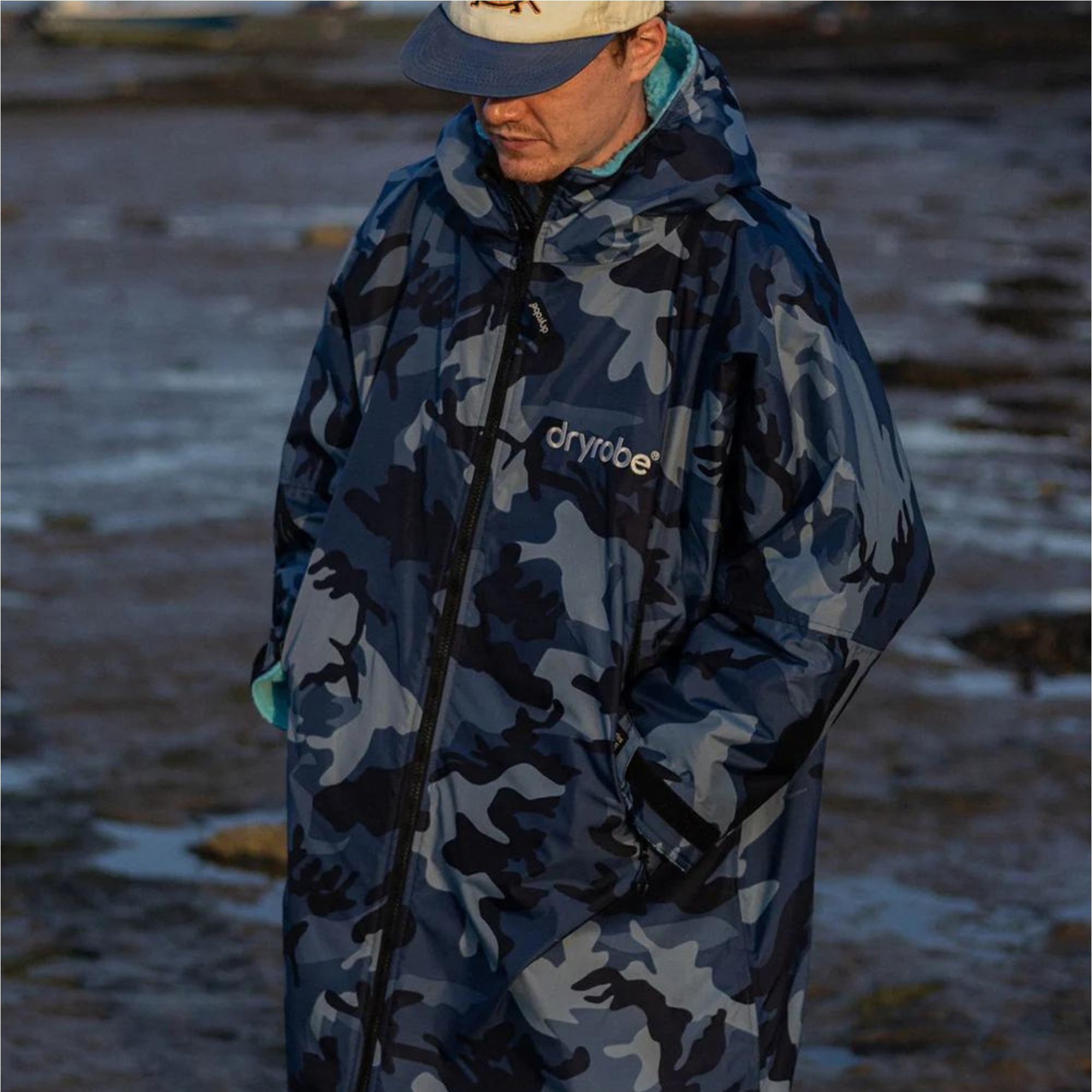 2026 Dryrobe Advance Long Sleeve Changing Robe DALSV3 - Blue / Camo